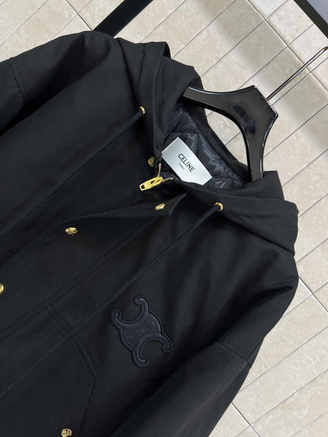 CE家 25秋冬新款 连帽凯旋门刺绣棉服外套 连帽版型上身洋气减龄 宽松廓形百搭不挑人以从容姿态应对天气