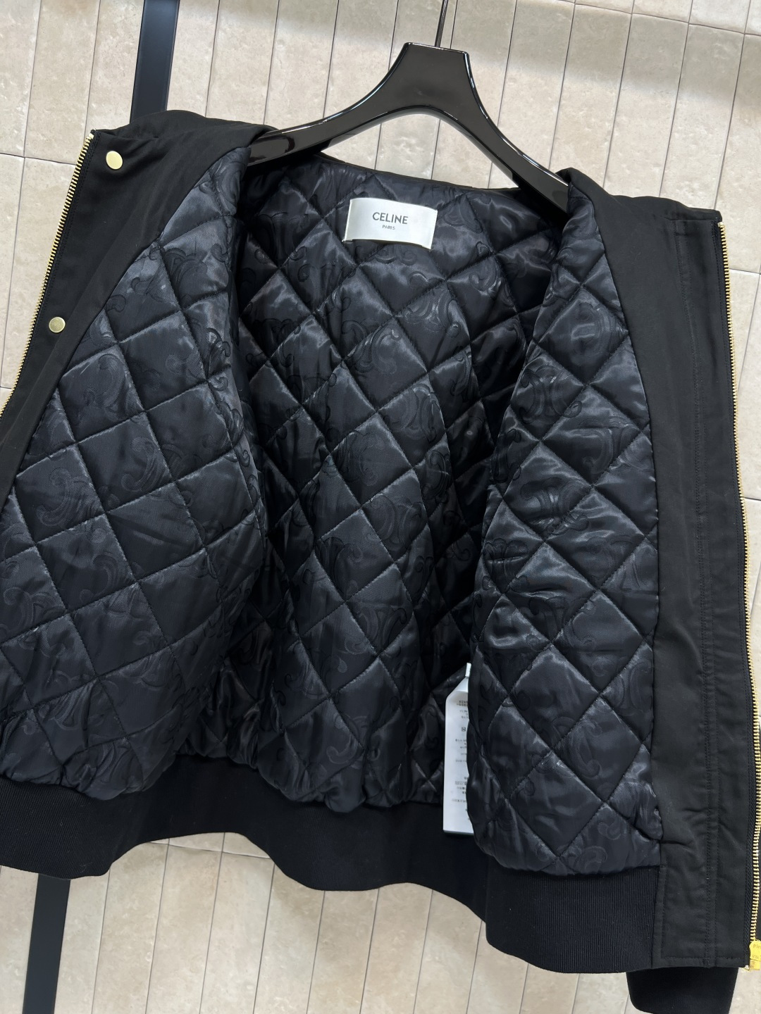 CE家 25秋冬新款 连帽凯旋门刺绣棉服外套 连帽版型上身洋气减龄 宽松廓形百搭不挑人以从容姿态应对天气