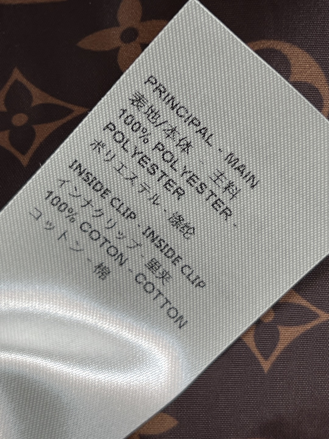 L家25秋冬新款 连帽夹克棉服外套 定制复古肌理感面料 连帽宽松版型上身巨显瘦 帅气又拉风的时髦单品 里