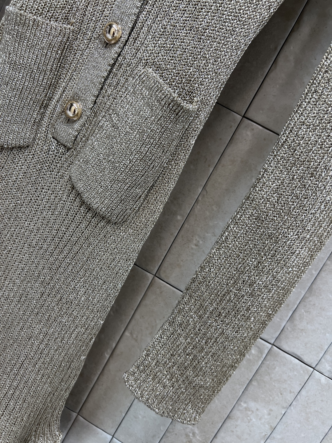 25秋冬新款 金色针织圆领连衣裙 真的开挂啦 每一件都超时髦好看 千金名媛即视感狠狠拿捏 这款A字裙型两