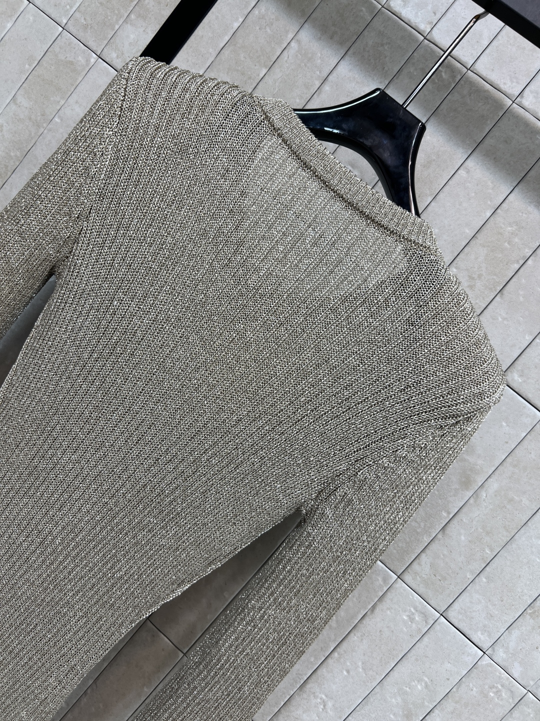 25秋冬新款 金色针织圆领连衣裙 真的开挂啦 每一件都超时髦好看 千金名媛即视感狠狠拿捏 这款A字裙型两