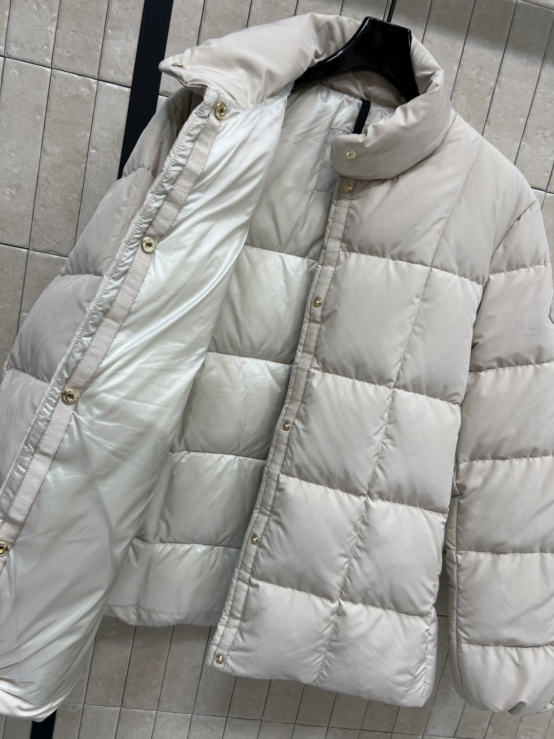 M家 25秋冬新款 立领羽绒面包服 立体剪裁 充绒量和回弹度都超赞 蓬松不压身 国标90绒填充 保暖实穿