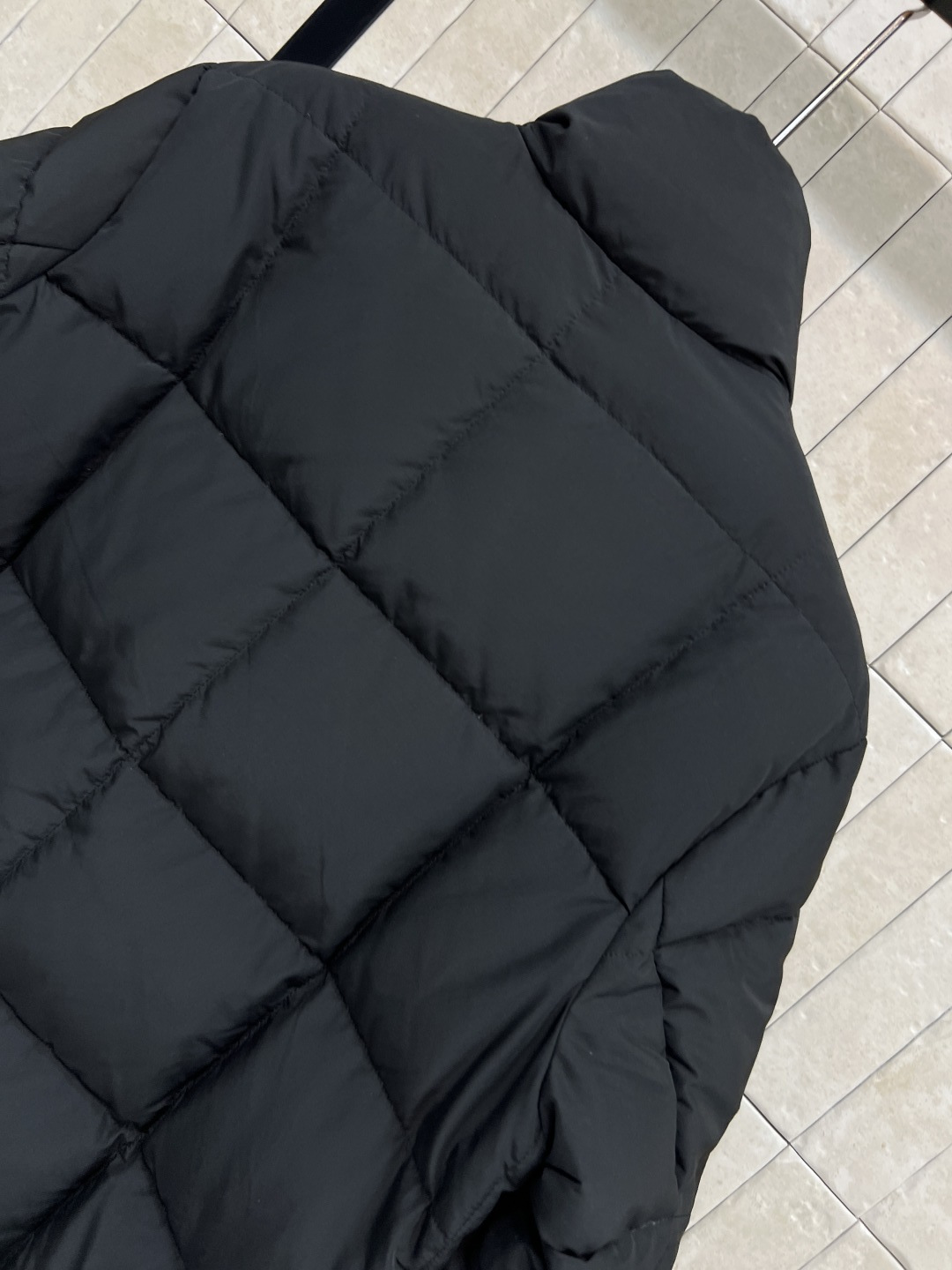 M家 25秋冬新款 立领羽绒面包服 立体剪裁 充绒量和回弹度都超赞 蓬松不压身 国标90绒填充 保暖实穿