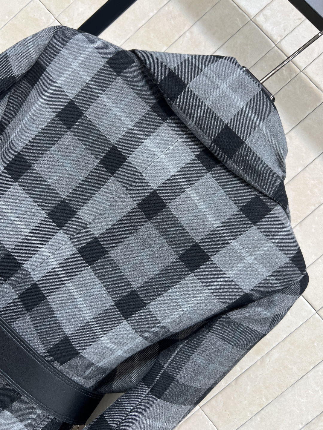 D家 25秋冬新款 复古格纹披肩西装外套 流苏披肩可拆卸设计 也可直接当围脖使用 一衣多穿轻松get 修