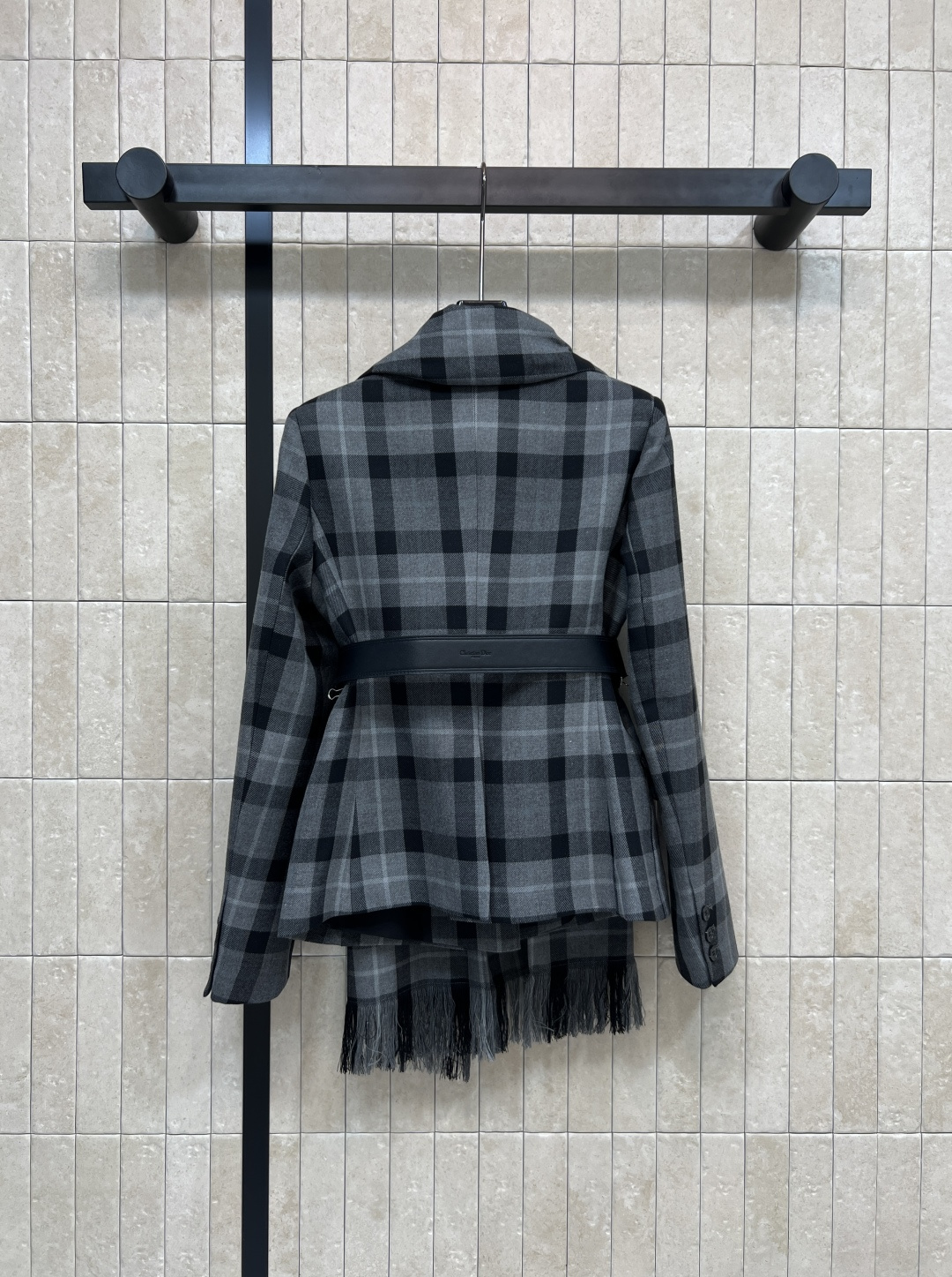 D家 25秋冬新款 复古格纹披肩西装外套 流苏披肩可拆卸设计 也可直接当围脖使用 一衣多穿轻松get 修