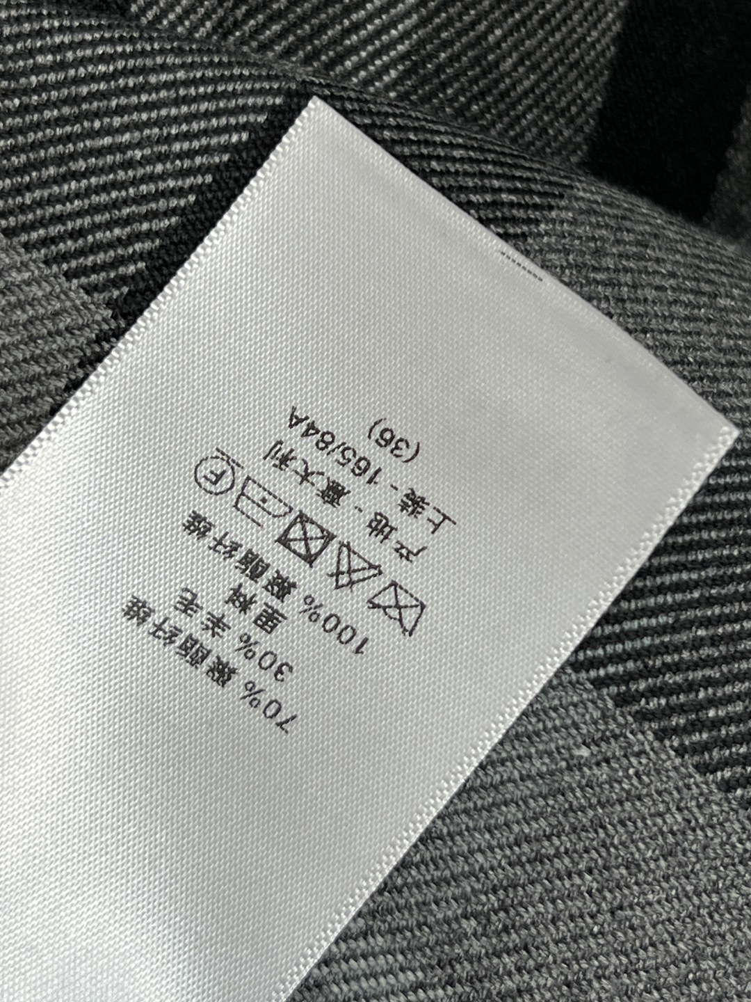 D家 25秋冬新款 复古格纹披肩西装外套 流苏披肩可拆卸设计 也可直接当围脖使用 一衣多穿轻松get 修