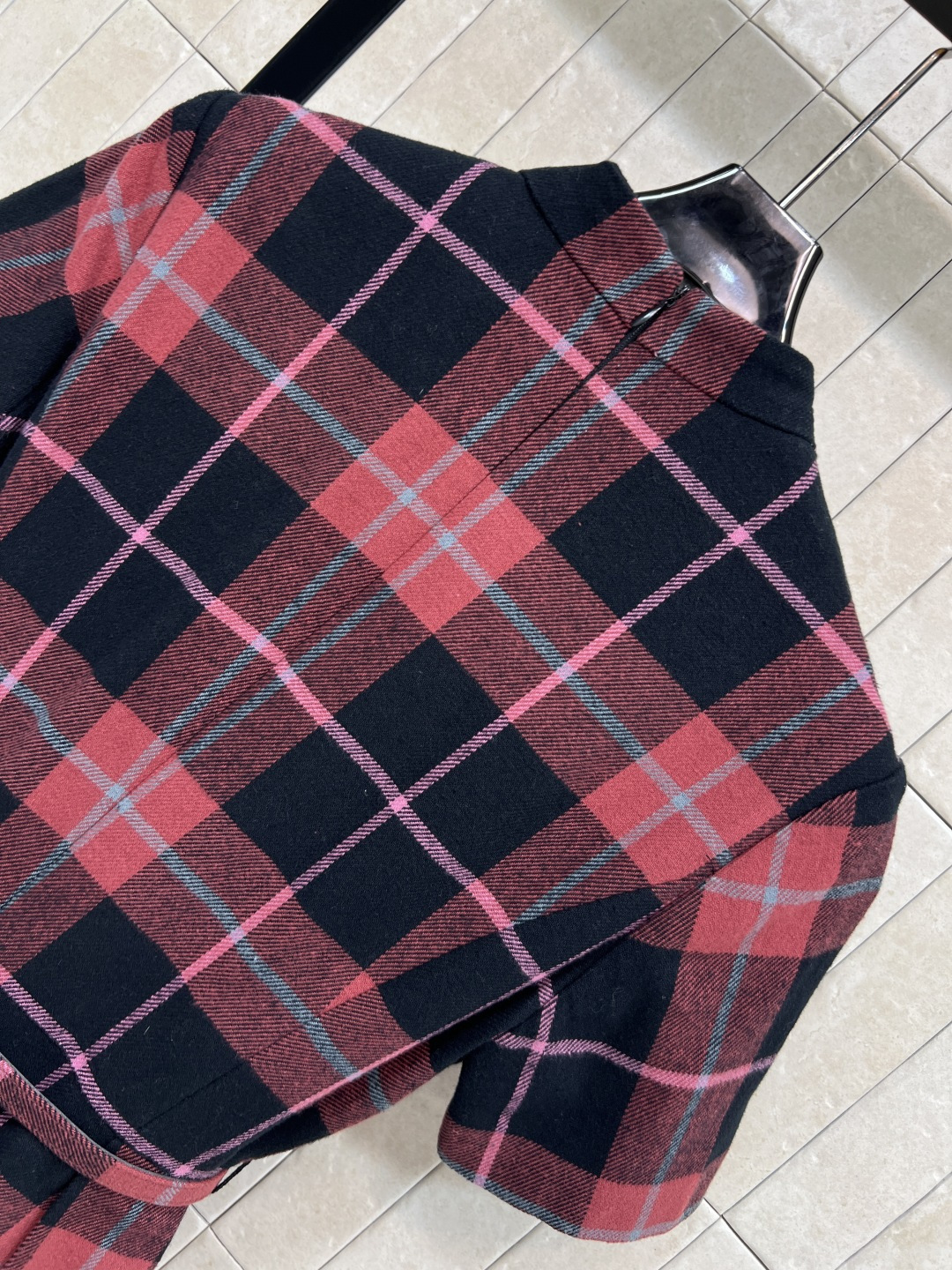 D家 25秋冬新款 复古格纹毛呢系列 泡泡袖小外套+西装外套+一片式百褶短裙+半身裙+短袖连衣裙+吊带连