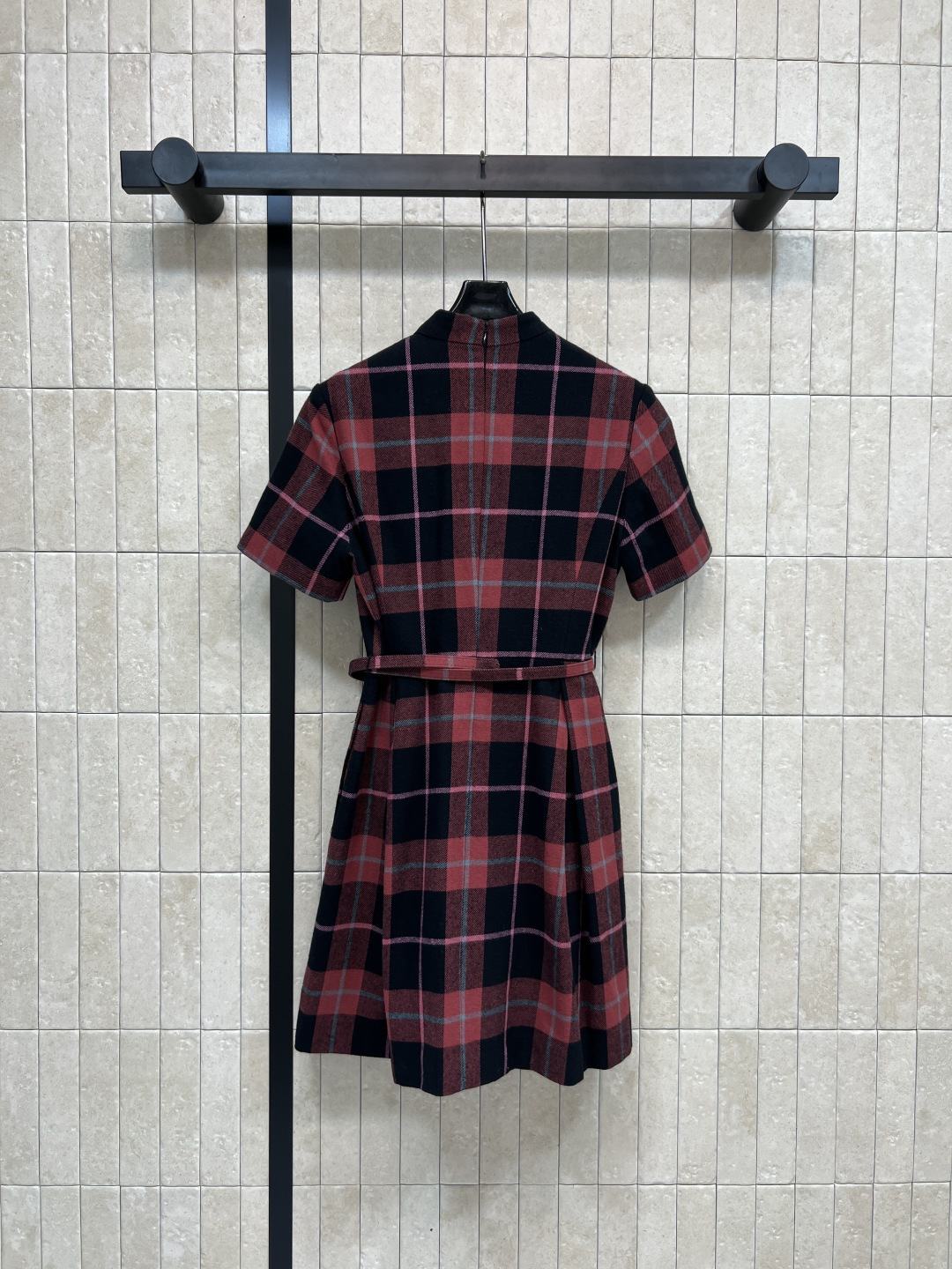 D家 25秋冬新款 复古格纹毛呢系列 泡泡袖小外套+西装外套+一片式百褶短裙+半身裙+短袖连衣裙+吊带连