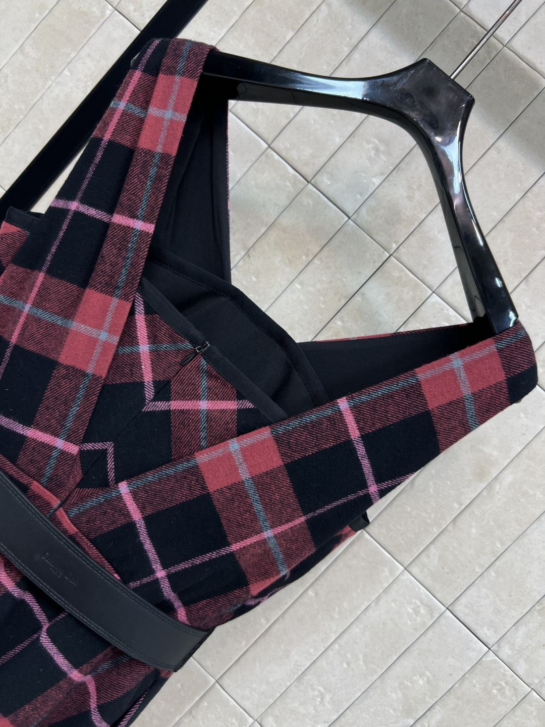 D家 25秋冬新款 复古格纹毛呢系列 泡泡袖小外套+西装外套+一片式百褶短裙+半身裙+短袖连衣裙+吊带连