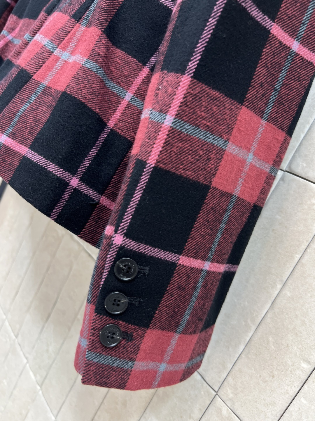 D家 25秋冬新款 复古格纹毛呢系列 泡泡袖小外套+西装外套+一片式百褶短裙+半身裙+短袖连衣裙+吊带连