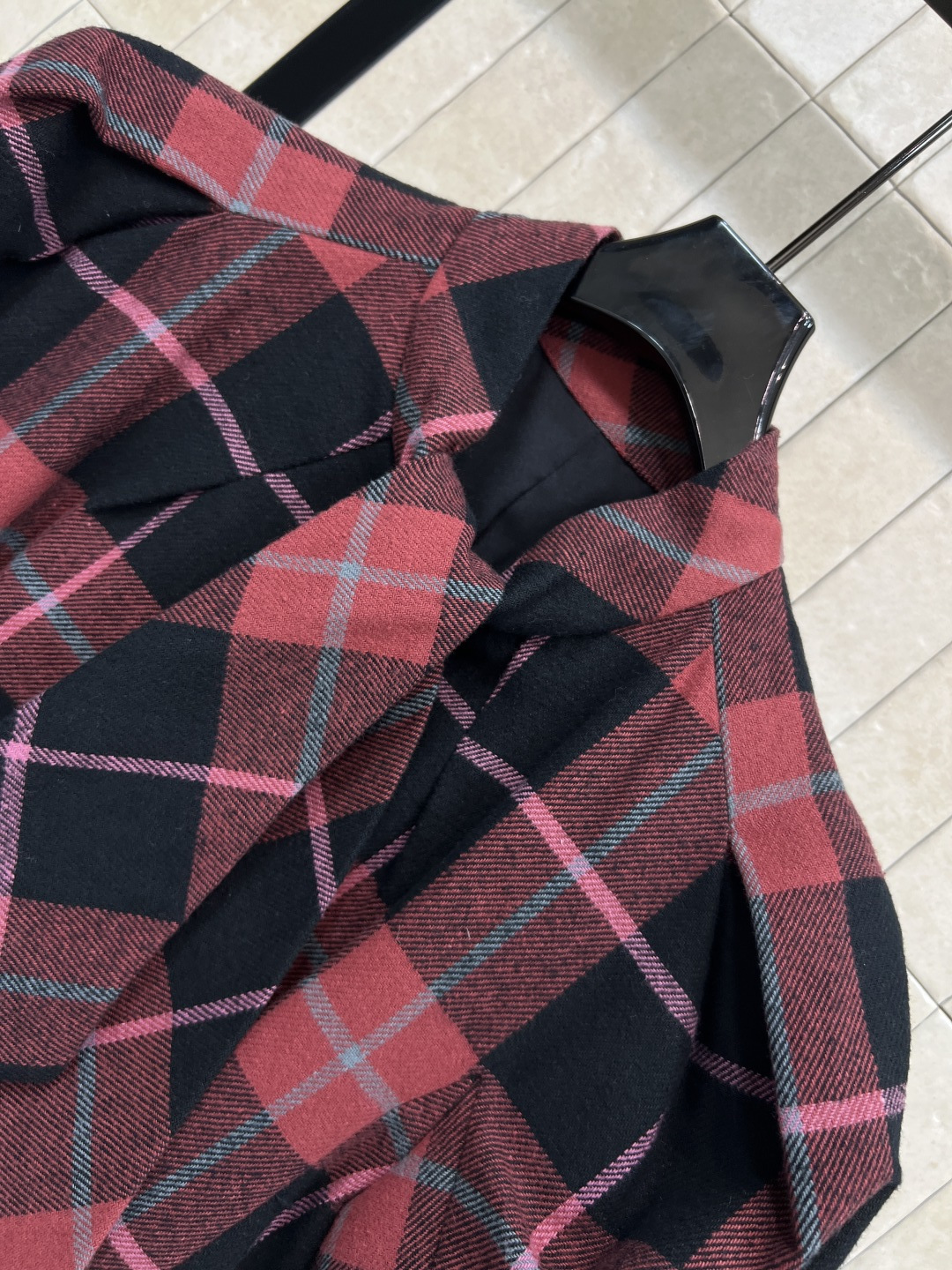 D家 25秋冬新款 复古格纹毛呢系列 泡泡袖小外套+西装外套+一片式百褶短裙+半身裙+短袖连衣裙+吊带连