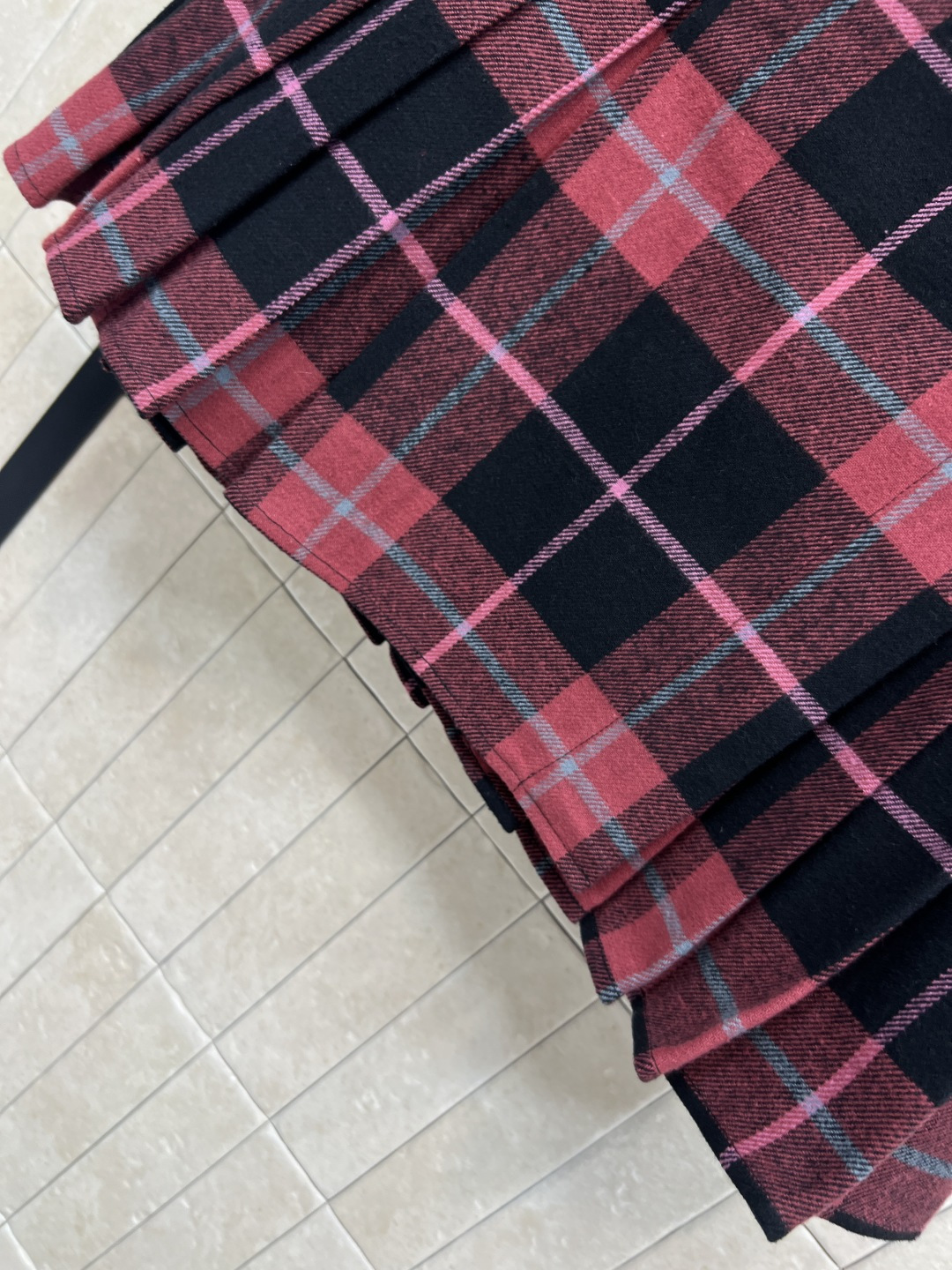 D家 25秋冬新款 复古格纹毛呢系列 泡泡袖小外套+西装外套+一片式百褶短裙+半身裙+短袖连衣裙+吊带连