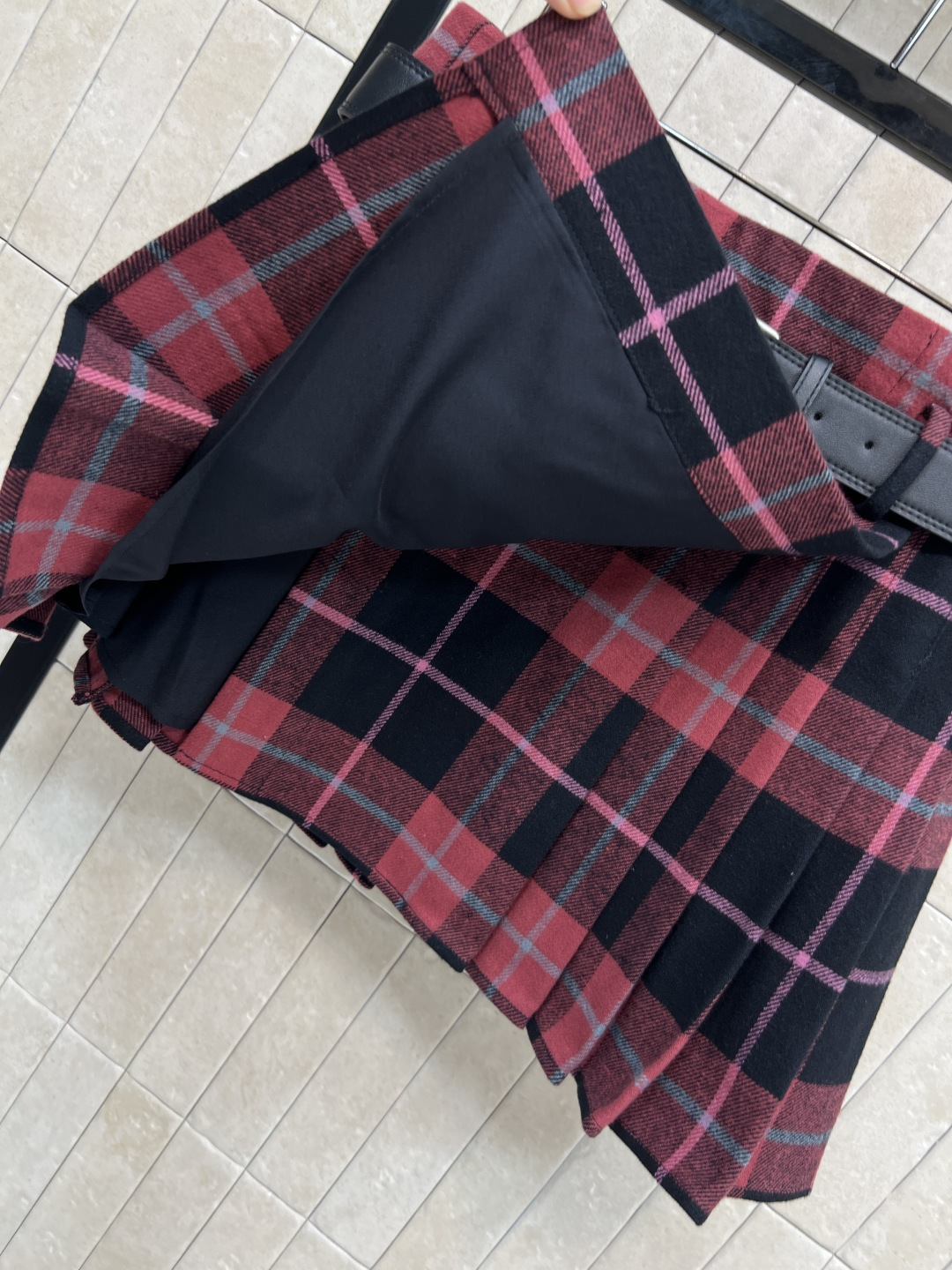 D家 25秋冬新款 复古格纹毛呢系列 泡泡袖小外套+西装外套+一片式百褶短裙+半身裙+短袖连衣裙+吊带连