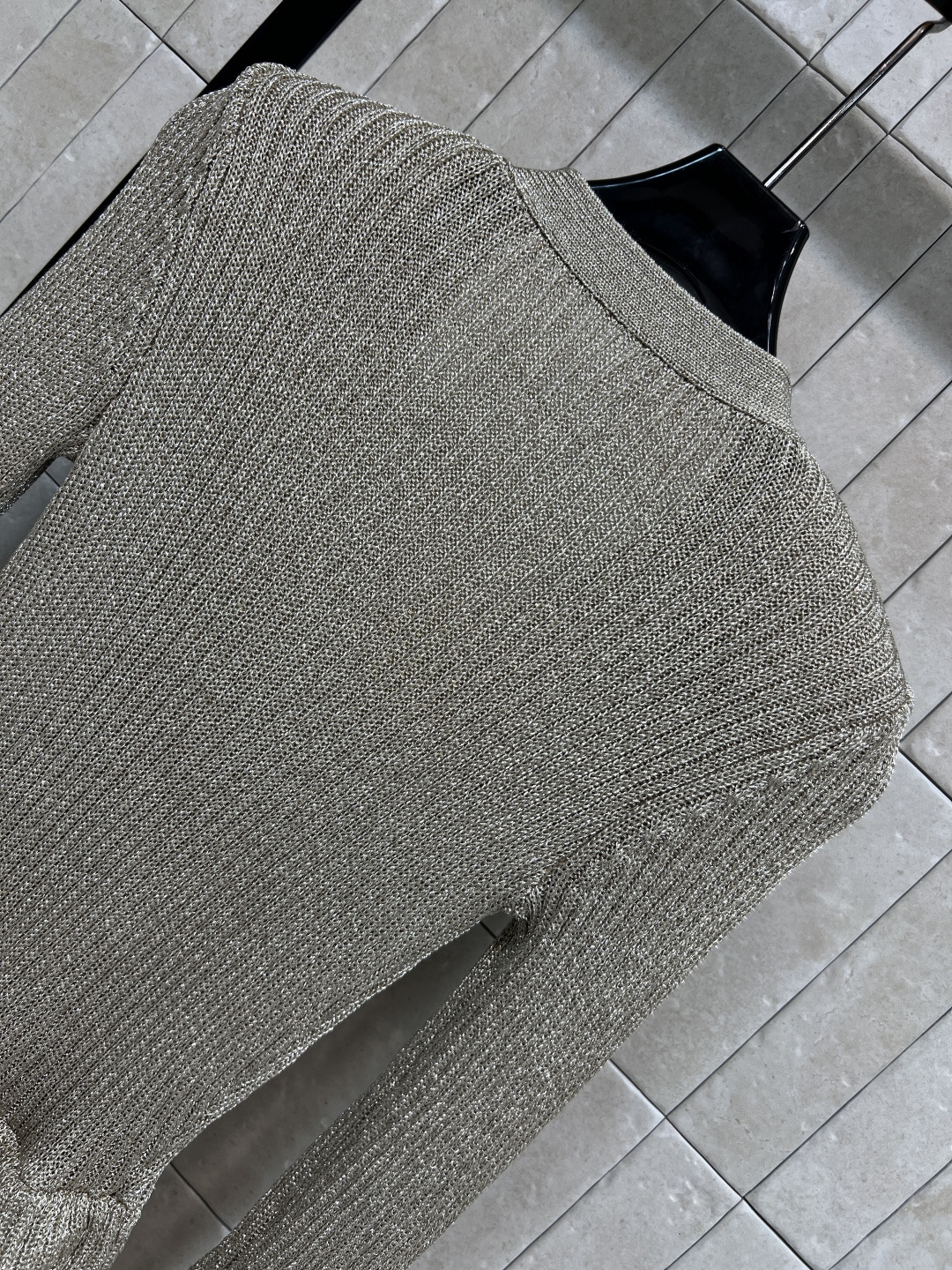 25秋冬新款 金色针织圆领连衣裙 真的开挂啦 每一件都超时髦好看 千金名媛即视感狠狠拿捏 这款A字裙型两