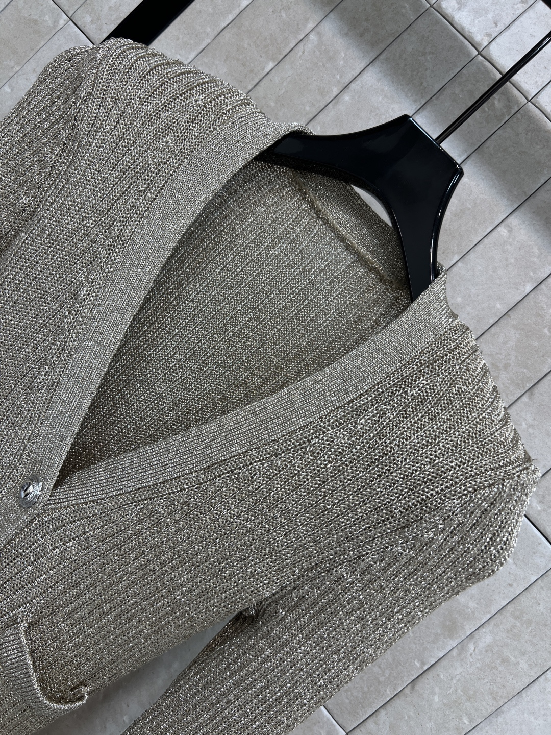 25秋冬新款 金色针织圆领连衣裙 真的开挂啦 每一件都超时髦好看 千金名媛即视感狠狠拿捏 这款A字裙型两