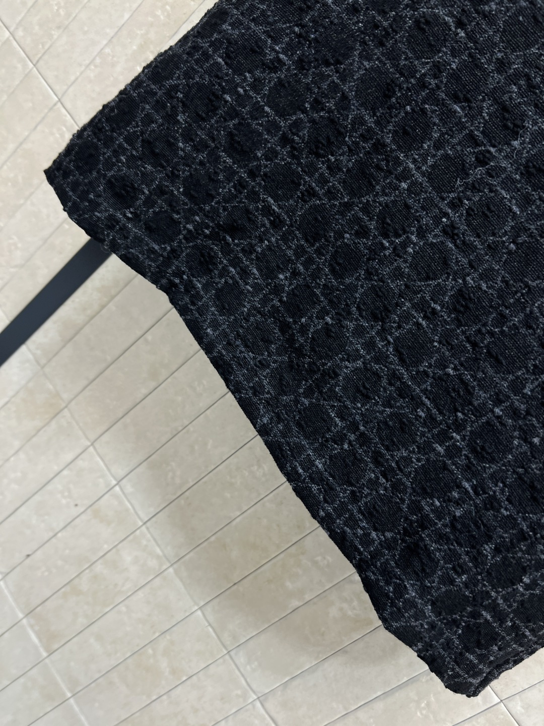 D家 25秋冬新款 圆领藤格纹短袖连衣裙 超大藤格纹突显纹理效果别具一格 每一处都散发着精致感 小圆领细