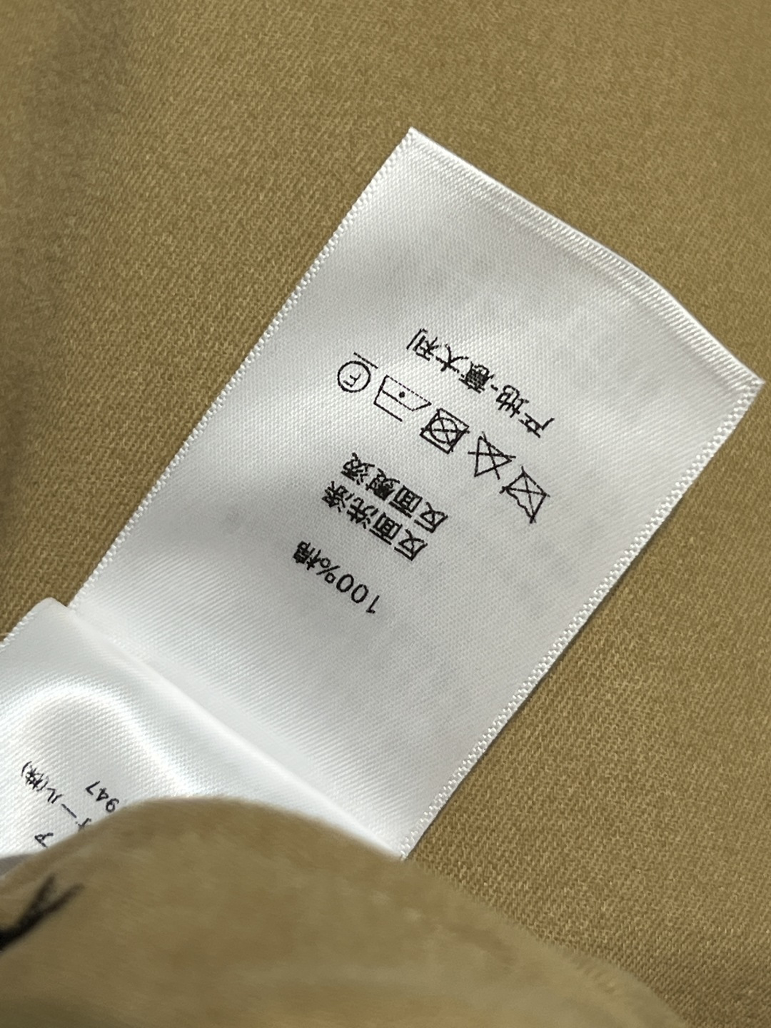 D家 25秋冬新款 腰带装饰高腰阔腿长裤 妥妥的大长腿视觉 高腰阔腿裤型 裤角可卷起来穿搭 本布系带收腰