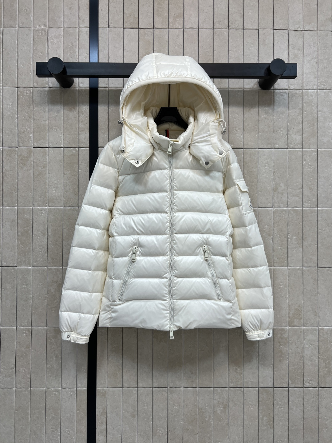 M家 25秋冬新款 连帽收腰 羽绒服 可拆卸连帽立领设计 修身羽绒服上身暖炉效果国标 90绒填充 上身妥