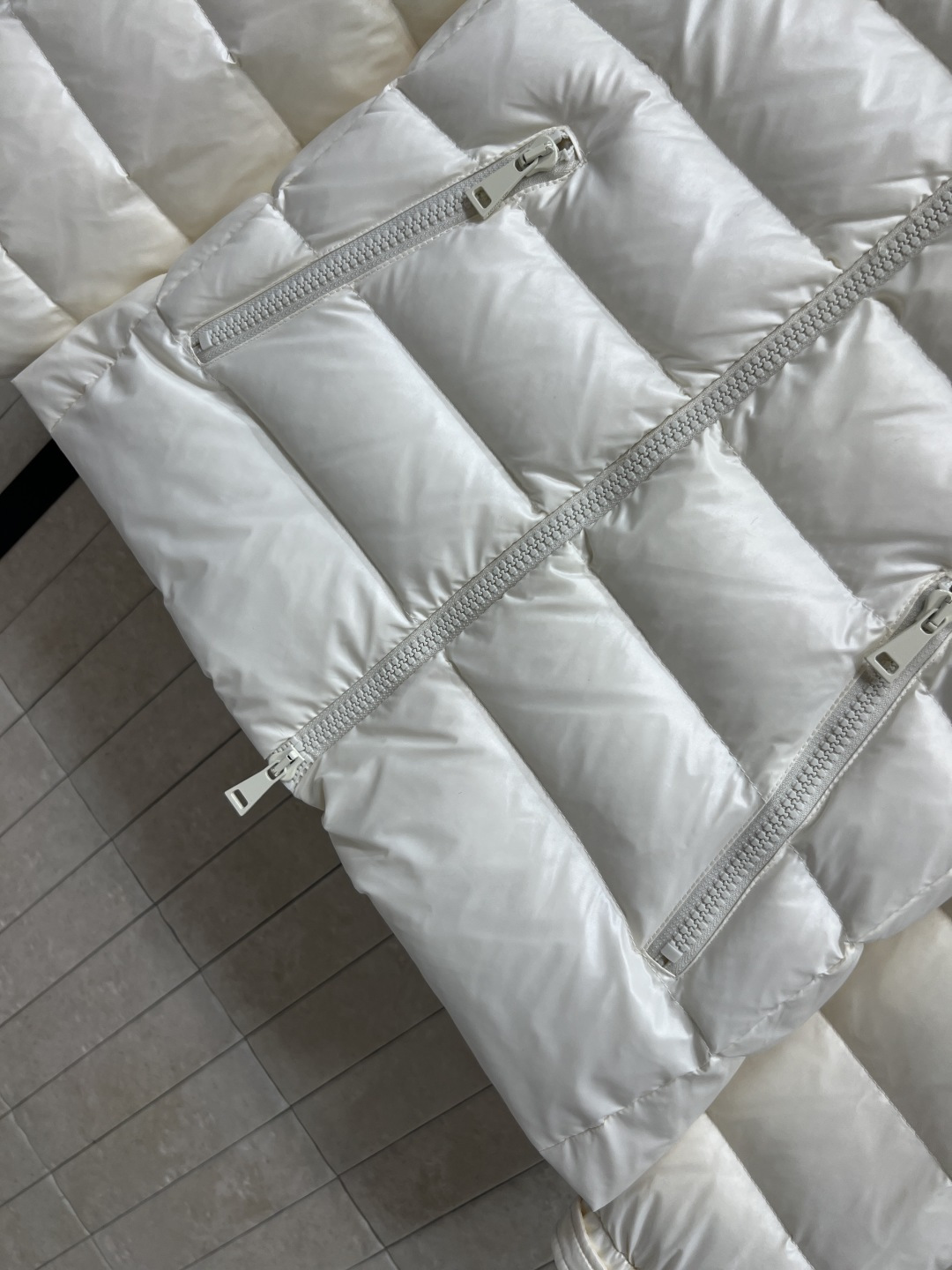 M家 25秋冬新款 连帽收腰 羽绒服 可拆卸连帽立领设计 修身羽绒服上身暖炉效果国标 90绒填充 上身妥