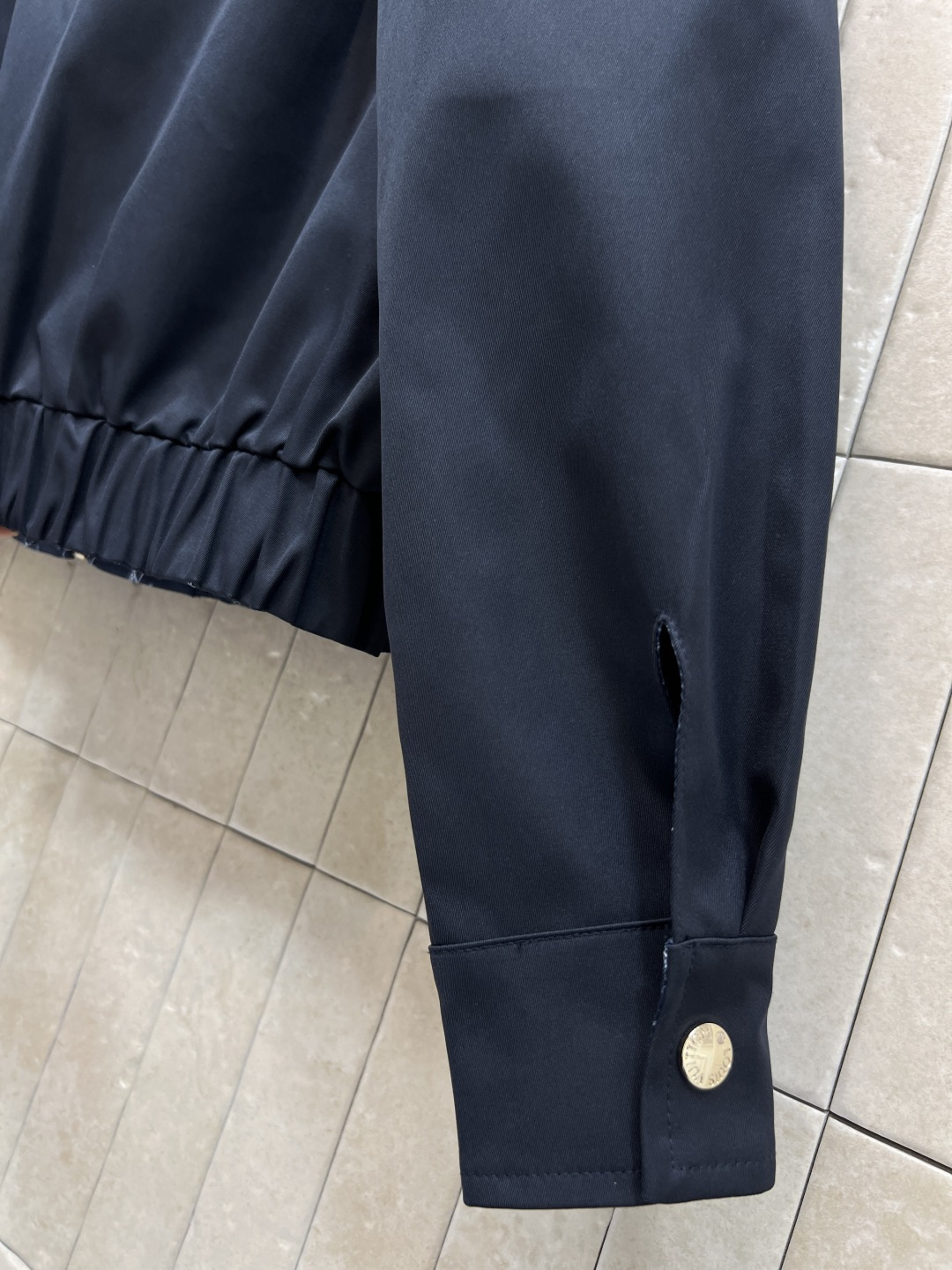 L家 25秋冬新款 双面立领夹克外套 双面变法穿 双面风格随意切换 一面是深蓝色设计 另一面是全幅 Mo