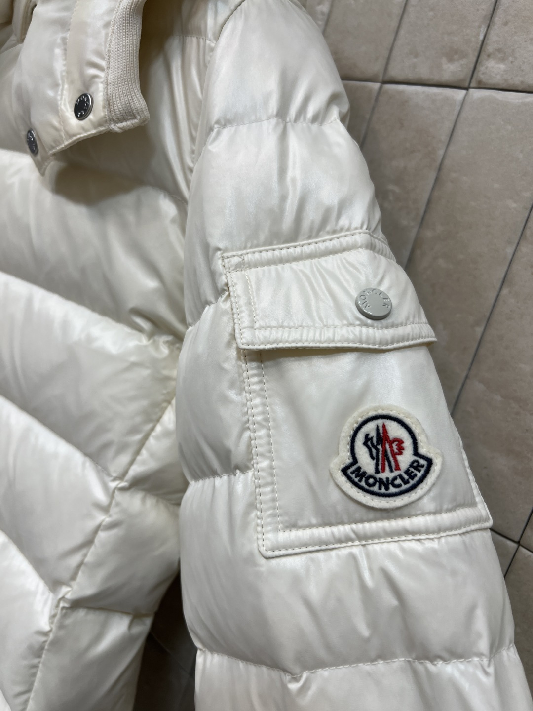 M家 25秋冬新款 连帽收腰 羽绒服 可拆卸连帽立领设计 修身羽绒服上身暖炉效果国标 90绒填充 上身妥