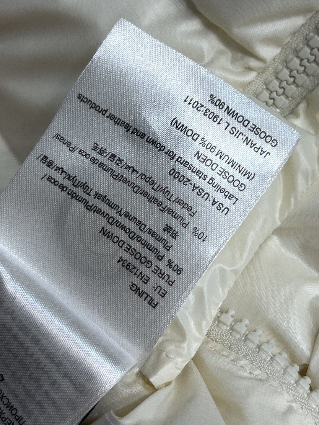 M家 25秋冬新款 连帽收腰 羽绒服 可拆卸连帽立领设计 修身羽绒服上身暖炉效果国标 90绒填充 上身妥