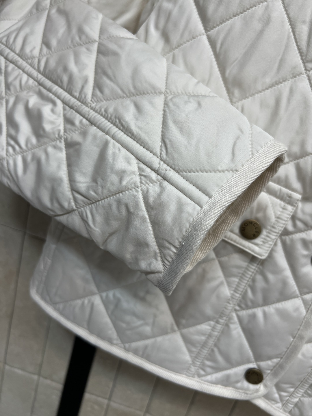 M家 25秋冬新款 菱形绗缝棉夹克外套 超级火爆的小外套上身绝绝子 进口机压线格工艺 时髦又低调 原版对