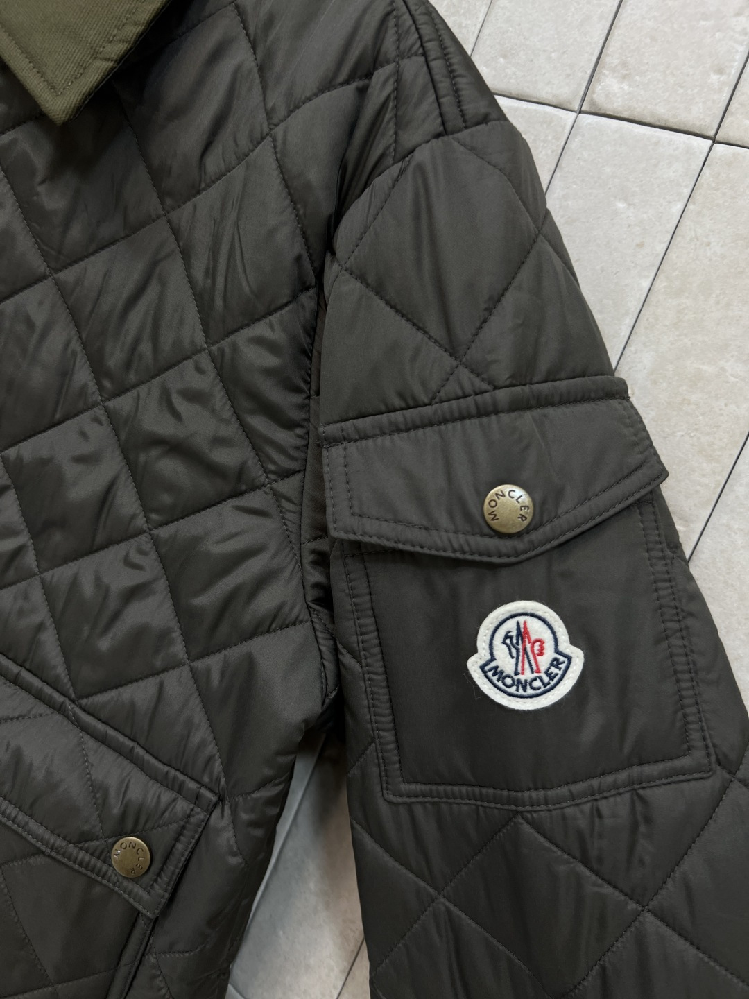 M家 25秋冬新款 菱形绗缝棉夹克外套 超级火爆的小外套上身绝绝子 进口机压线格工艺 时髦又低调 原版对