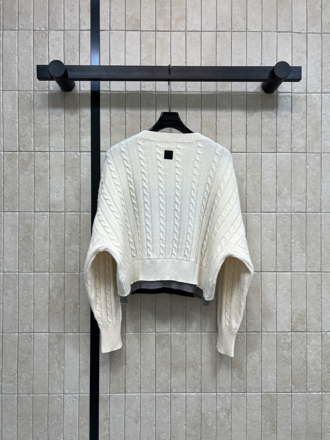 25秋冬新款 麻花提花撞色毛衣 可知性可慵懒 亦飒亦柔 自带温柔大姐姐气质 麻花针织纹理多重织法勾起立体