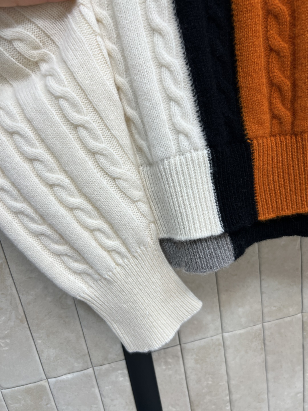 25秋冬新款 麻花提花撞色毛衣 可知性可慵懒 亦飒亦柔 自带温柔大姐姐气质 麻花针织纹理多重织法勾起立体