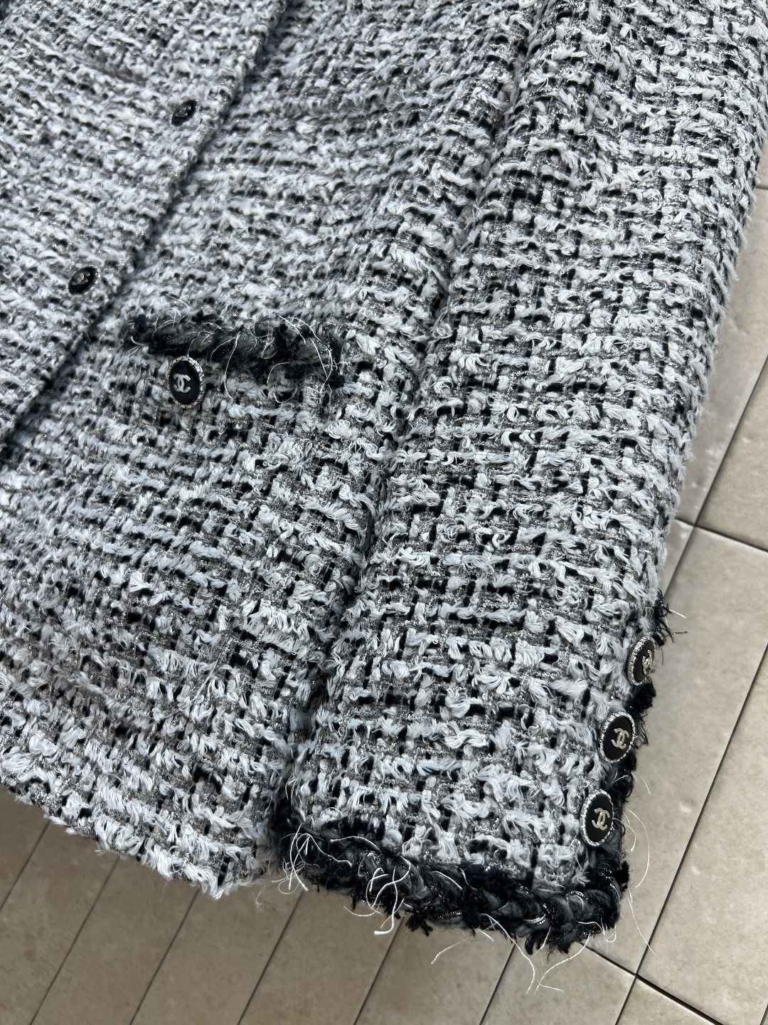 小香 25秋冬新款 圆领撞色口袋小香风外套 这种简约不简单又不失设计感的衣服简直太惹人爱了 上身超级贵气