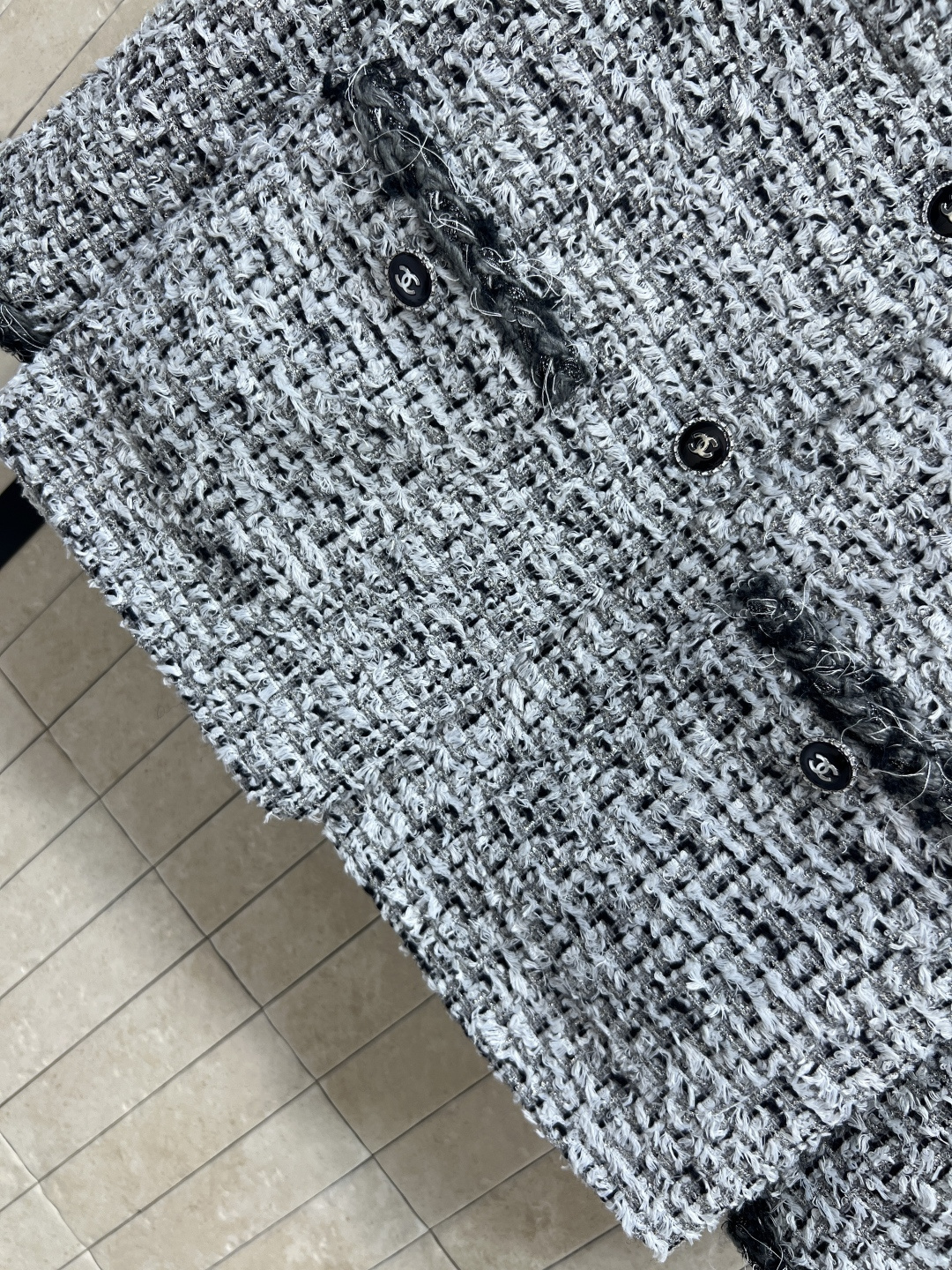 小香 25秋冬新款 圆领撞色口袋小香风外套 这种简约不简单又不失设计感的衣服简直太惹人爱了 上身超级贵气