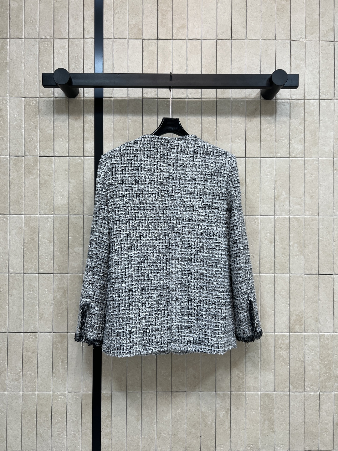 小香 25秋冬新款 圆领撞色口袋小香风外套 这种简约不简单又不失设计感的衣服简直太惹人爱了 上身超级贵气