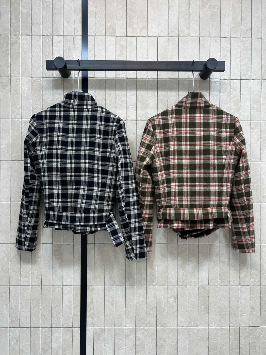 25秋冬新款 格纹毛呢立领腰带装饰外套 气质立领H版型 斜边排扣设计 打造英伦风减龄气质少女风 上身超级