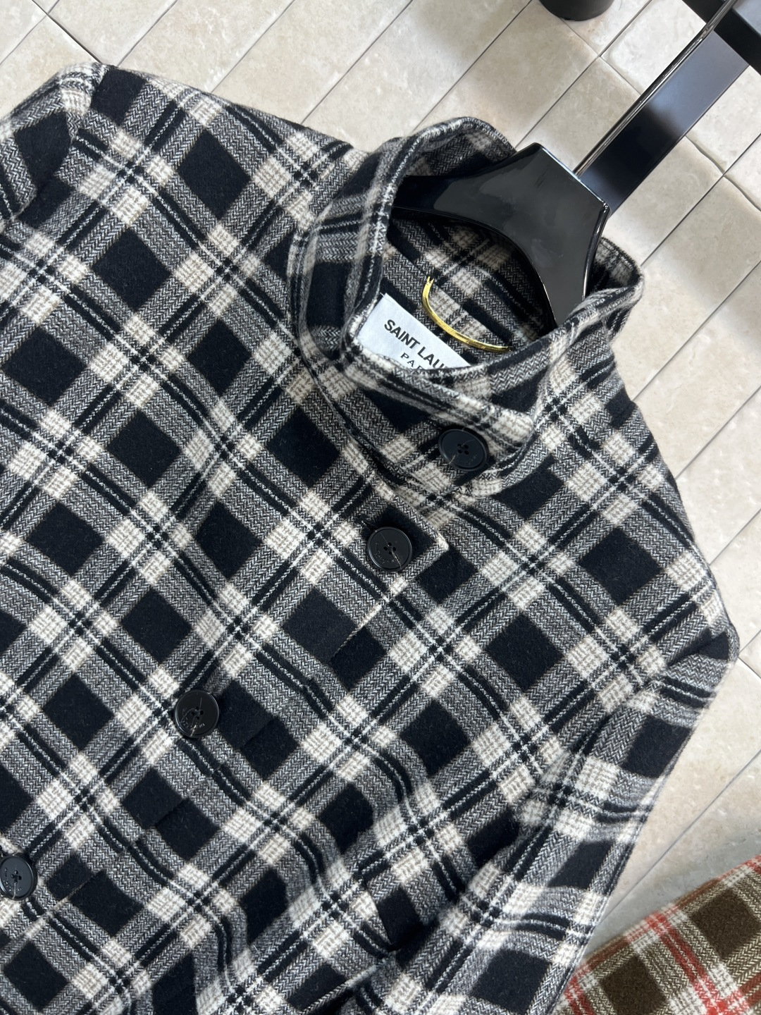 25秋冬新款 格纹毛呢立领腰带装饰外套 气质立领H版型 斜边排扣设计 打造英伦风减龄气质少女风 上身超级