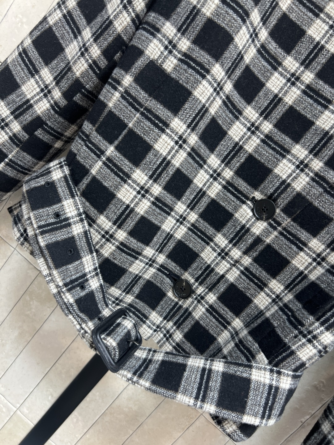 25秋冬新款 格纹毛呢立领腰带装饰外套 气质立领H版型 斜边排扣设计 打造英伦风减龄气质少女风 上身超级