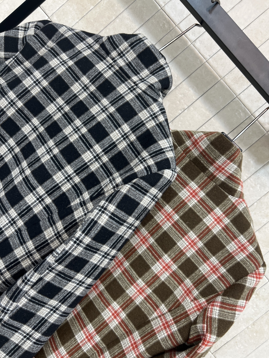 25秋冬新款 格纹毛呢立领腰带装饰外套 气质立领H版型 斜边排扣设计 打造英伦风减龄气质少女风 上身超级