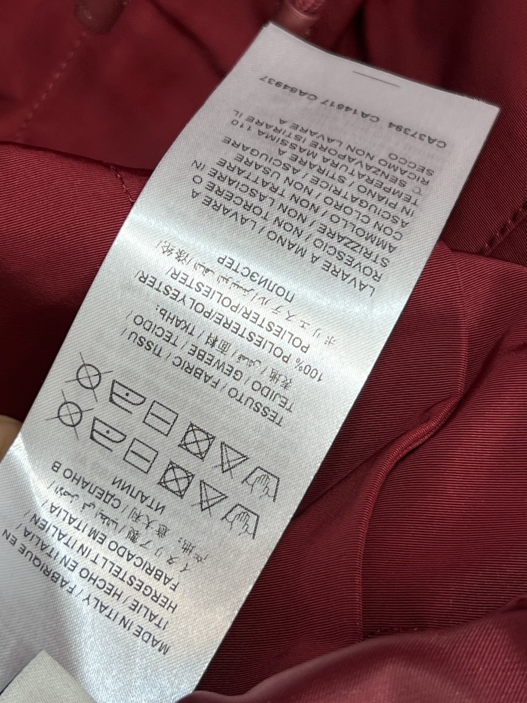 G家 25秋冬新款 胶牌logo暗红色连帽拉链外套 上身帅气又时尚休闲 经典的版型百搭不挑人 每年必出的