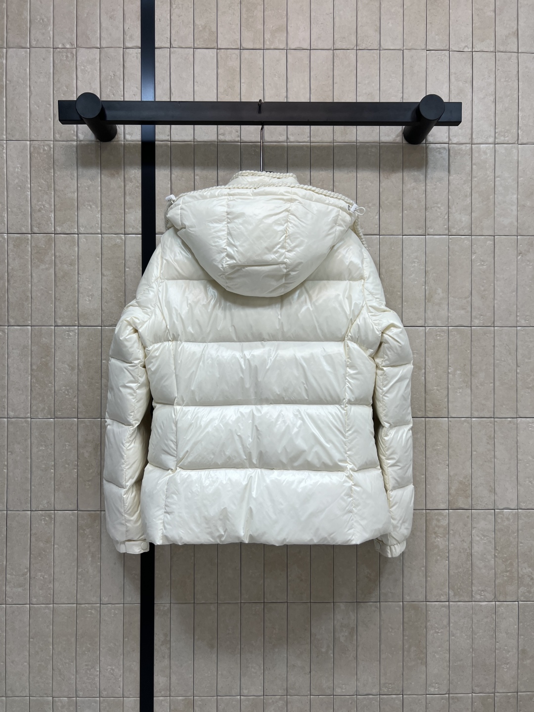 M家 25秋冬新款 编织饰边连帽羽绒服 可拆卸连帽立领面包版型 上身轻松拉长视觉比例 无敌显瘦显高 对于