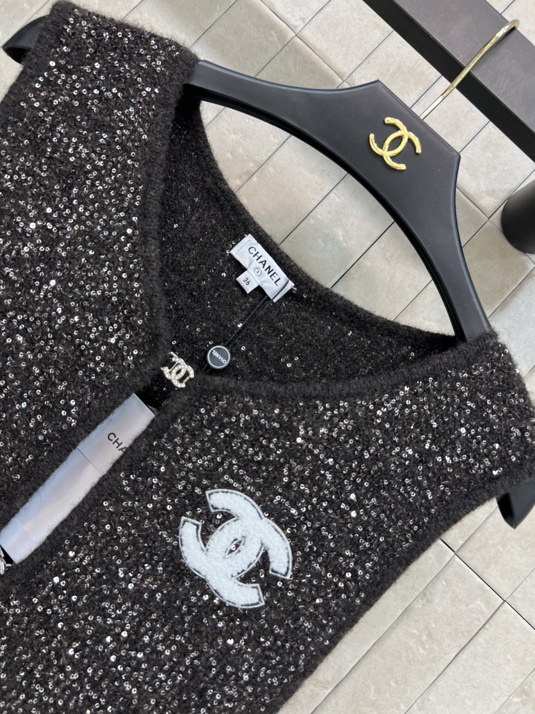 小香家 25秋冬新款 亮片针织马甲 尽显复古高级文艺范儿的小香针织马甲上衣时髦百搭不挑人 轻松营造叠搭氛