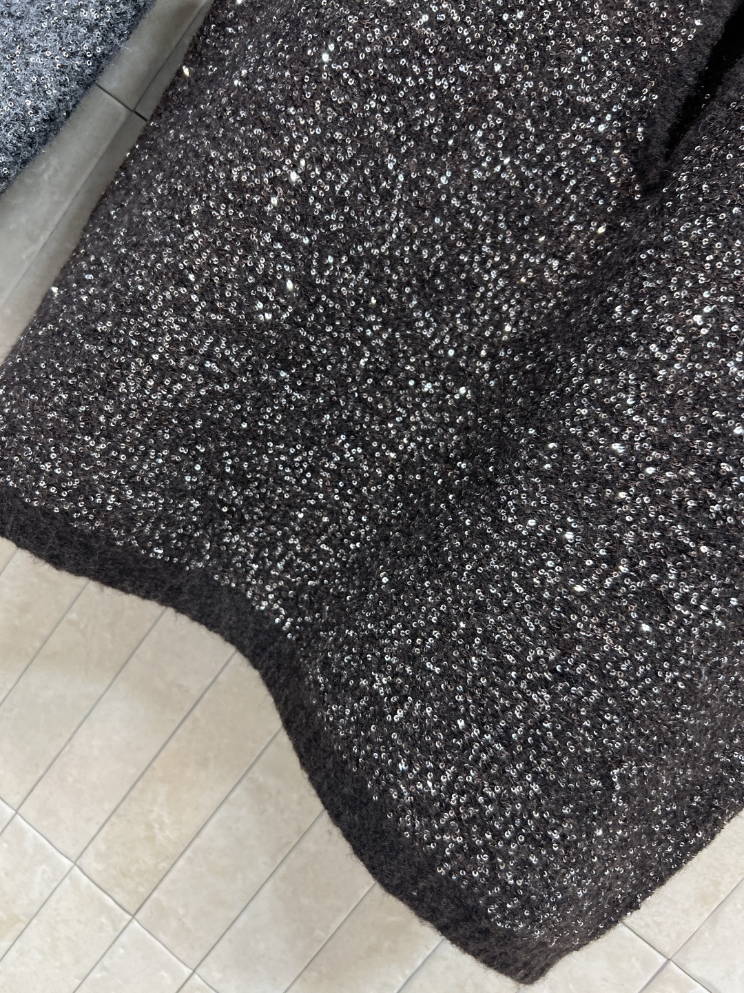 小香家 25秋冬新款 亮片针织马甲 尽显复古高级文艺范儿的小香针织马甲上衣时髦百搭不挑人 轻松营造叠搭氛