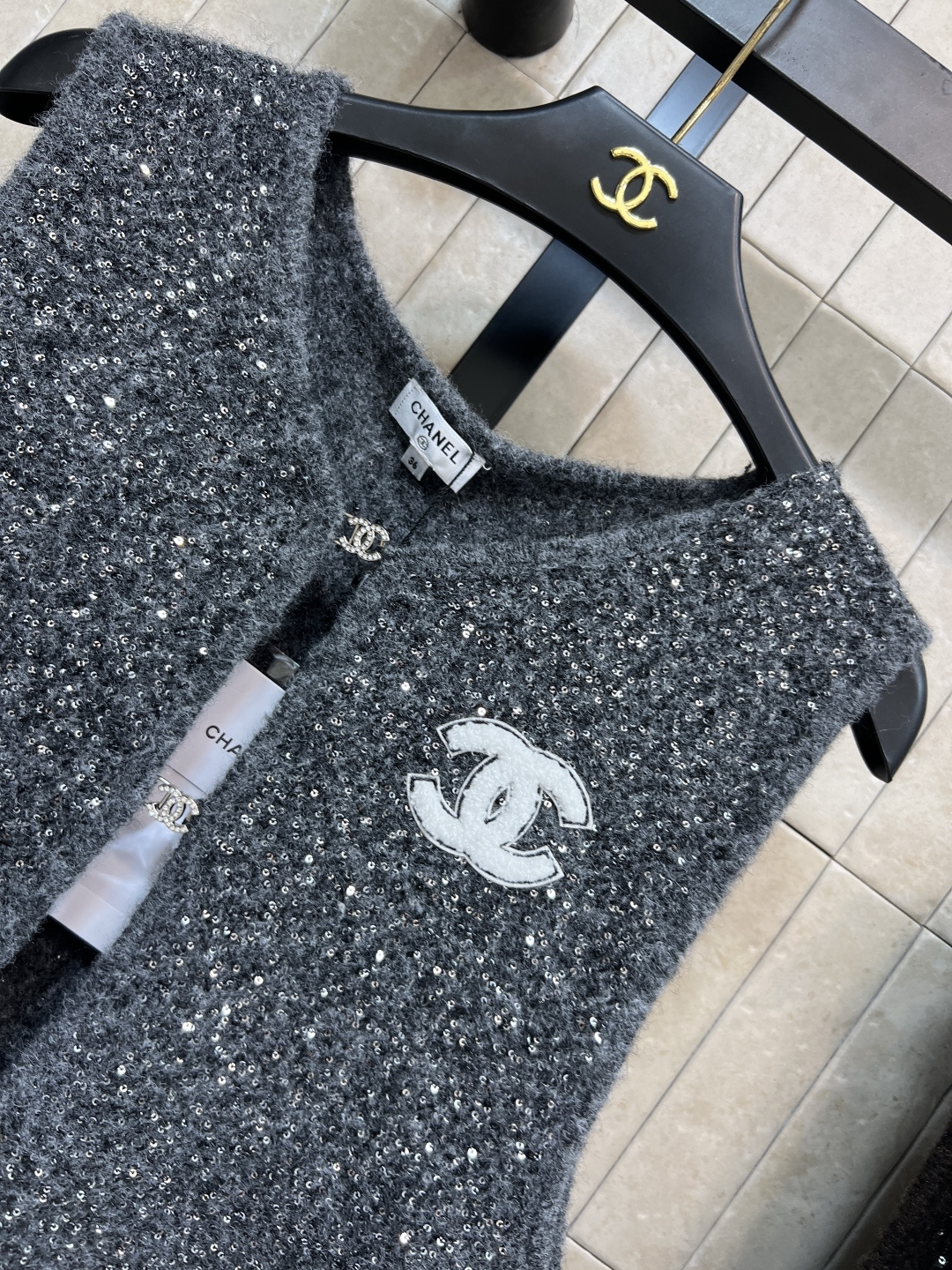 小香家 25秋冬新款 亮片针织马甲 尽显复古高级文艺范儿的小香针织马甲上衣时髦百搭不挑人 轻松营造叠搭氛