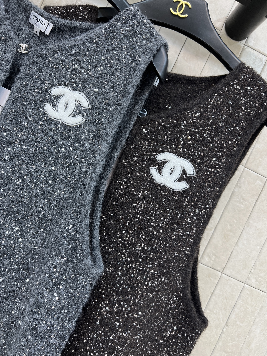 小香家 25秋冬新款 亮片针织马甲 尽显复古高级文艺范儿的小香针织马甲上衣时髦百搭不挑人 轻松营造叠搭氛