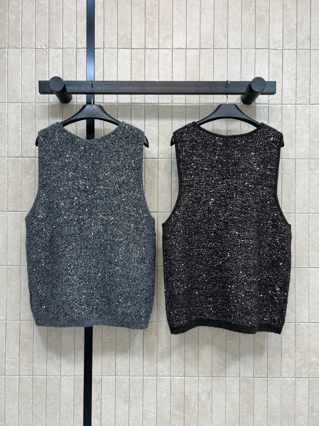 小香家 25秋冬新款 亮片针织马甲 尽显复古高级文艺范儿的小香针织马甲上衣时髦百搭不挑人 轻松营造叠搭氛