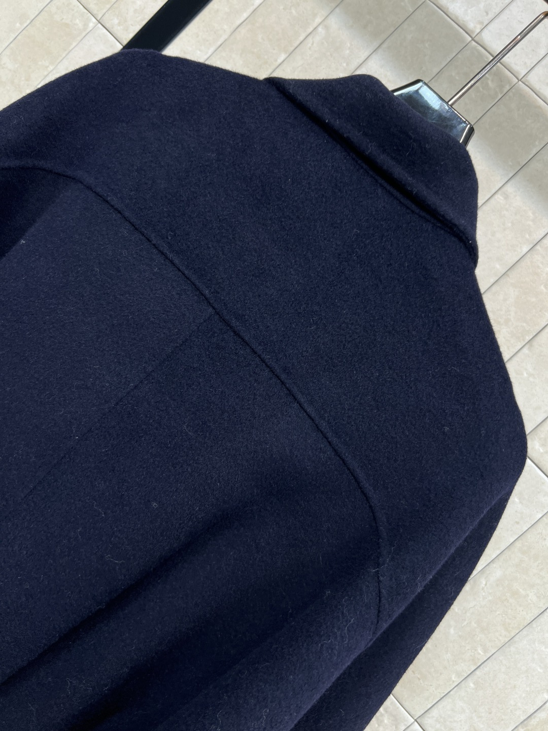 25秋冬新款 羊毛呢系带双排扣大衣 深蓝色纯色超温柔显气质系带领双排扣短款 蝙蝠袖版型超带气场拉身高 上