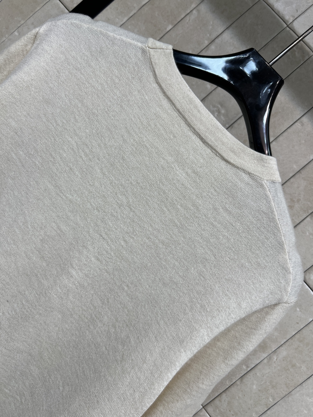 L家 25秋冬新款 卡通邮票老花拼接针织系列 短袖T恤 +V领长袖开衫 经典老花提花卡通邮票图案拼接针织