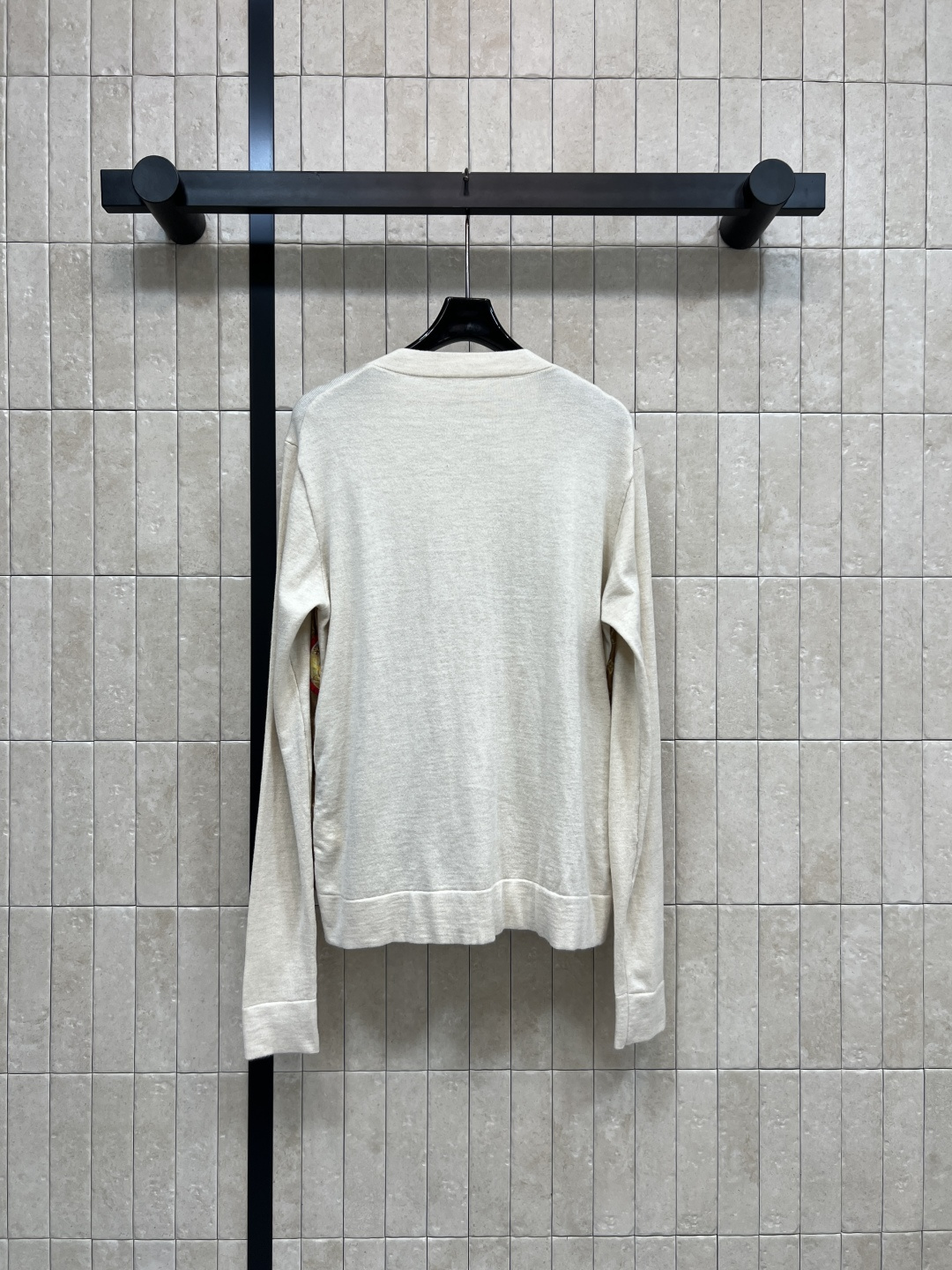 L家 25秋冬新款 卡通邮票老花拼接针织系列 短袖T恤 +V领长袖开衫 经典老花提花卡通邮票图案拼接针织