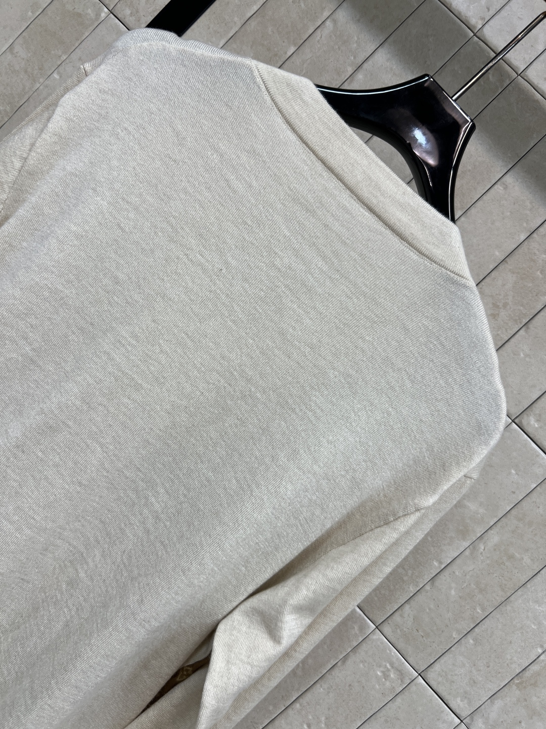 L家 25秋冬新款 卡通邮票老花拼接针织系列 短袖T恤 +V领长袖开衫 经典老花提花卡通邮票图案拼接针织