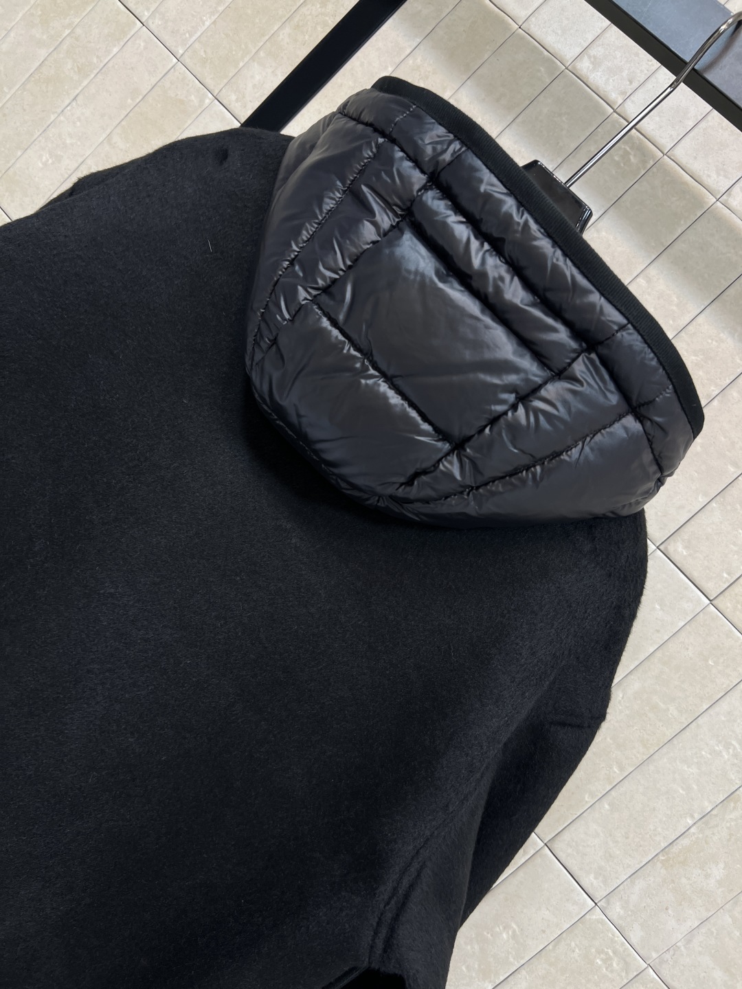 M家 25秋冬新款 两件套毛呢大衣拼接连帽羽绒马甲 一衣多种穿法 超级好看的组合 恰到好处的衣长上身非常