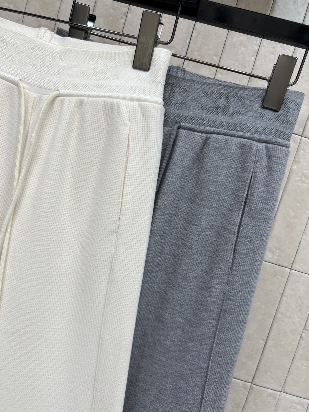 小香家 25秋冬新款 字母织带腰头阔腿裤 自带垂坠感 字母腰头松紧设计精致高级不挑人 彰显品牌魅力 大牌